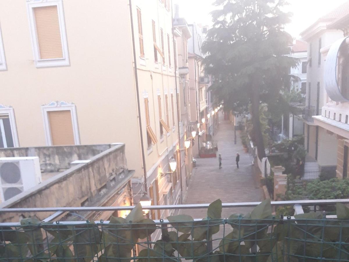 La Terrazza Bed and Breakfast Varazze Exteriör bild